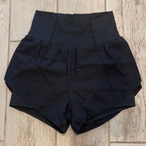 NWT Halara InMyFeels Super High Rise 2-in-1 shorts